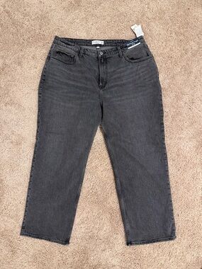 NWT Abercrombie & Fitch Vintage Straight High-Rise Jeans - Charcoal Black